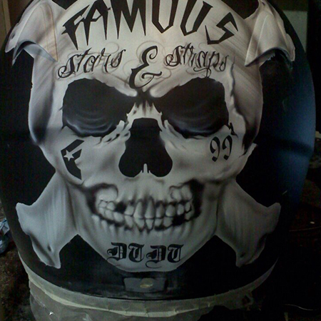 skull  on motorcycle helmet